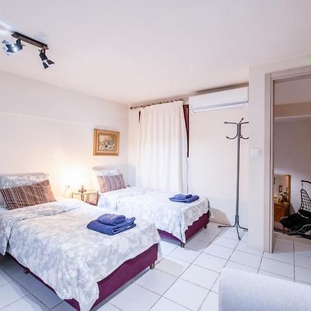 Apartament A Gift In The Heart Of Monastiraki A Ateny Zewnętrze zdjęcie